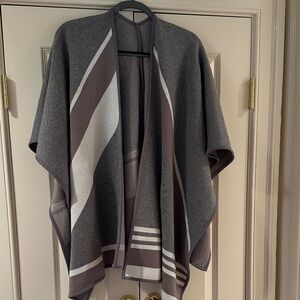 NWOT Chic Women’s Wrap
